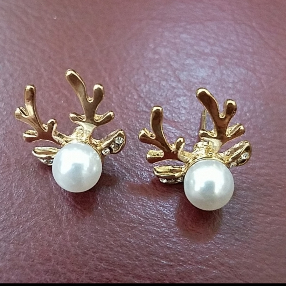 Reindeer Earrings Gold Tone with Faux Pearl - Picture 13 of 15